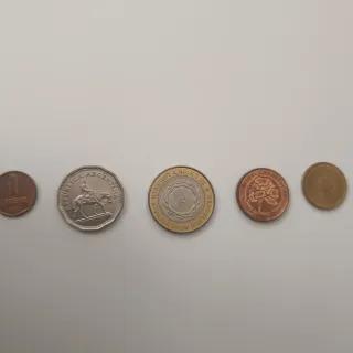 Monedas Argentinas Varias en preciosa caja