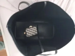 Bolso grande con monedero pequeño