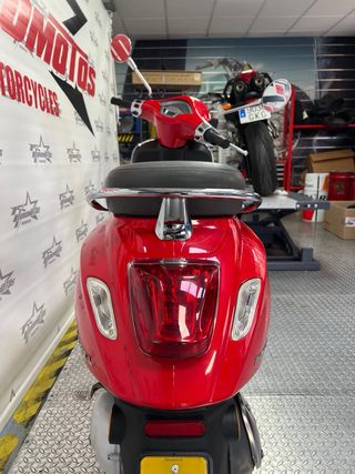 Vespa Primavera 50 Roja Automática