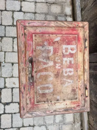 Nevera roja vintage BEBA UN PACO