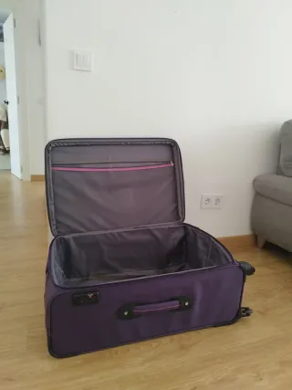 Maleta grande 78 cm 4 ruedas morada