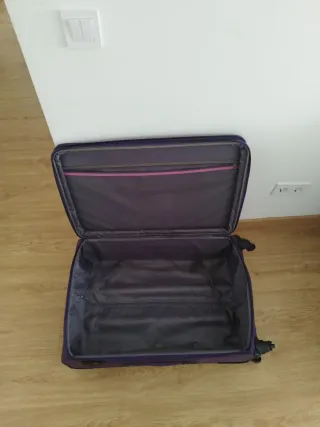 Maleta grande 78 cm 4 ruedas morada