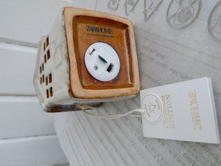 Zara Home ADORNO PORCELANA CASA  con LUZ Nuevo