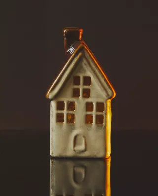 Zara Home ADORNO PORCELANA CASA  con LUZ Nuevo