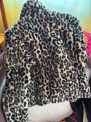 Chaqueta Leopardo Stradivarius Talla L