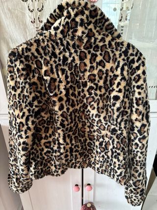 Chaqueta Leopardo Stradivarius Talla L