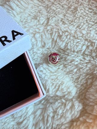 Charm Pandora Flor Rosa y Plateado