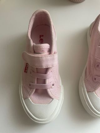 Zapatillas Levi's rosas niña talla 27