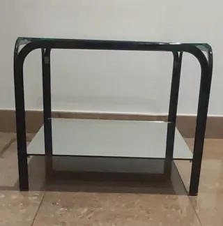 Mesa de cristal y metal