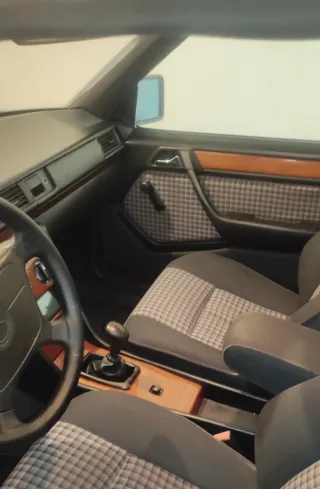 Mercedes-Benz Clase E 1994