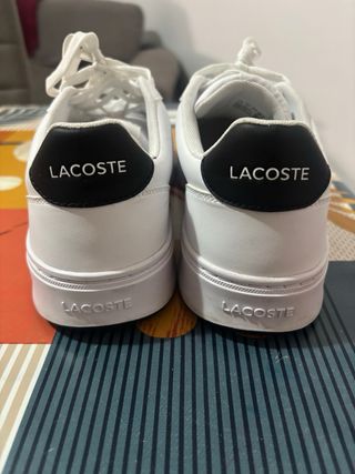 Zapatillas Lacoste Blancas y Negras