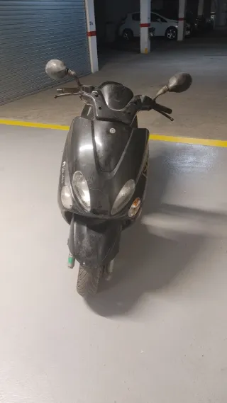 Yamaha Majesty 125 Negra