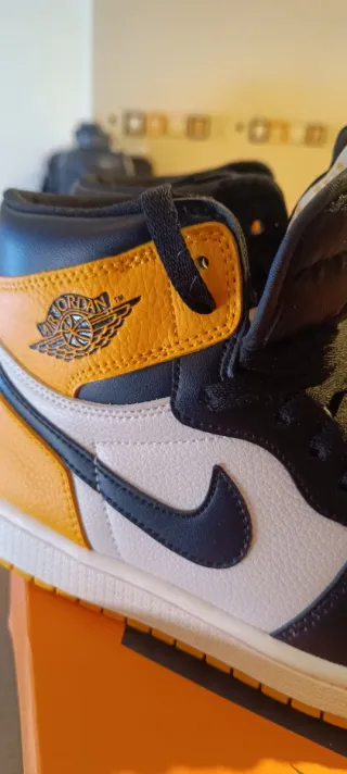 Nike Air Jordan 1 Taxi