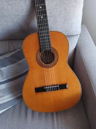 Guitarra Clásica Madera Natural Felix Fernández