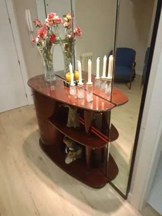 Mueble de entrada con espejo
