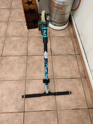 Patinete Scooter Azul y Negro