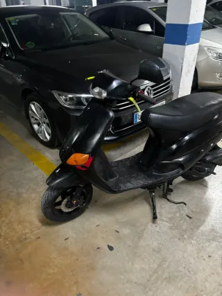 Piaggio Zip Base 2T Negra