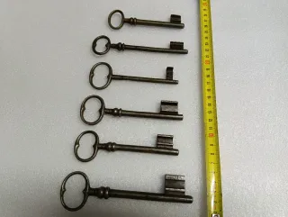 Set di 6 chiavi antiche restaurate