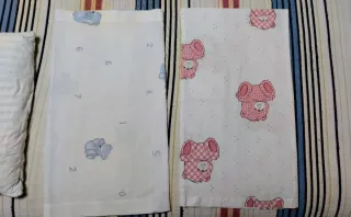 Almohada cuna y 2 fundas