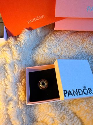 Charm Pandora Marrón y Dorado