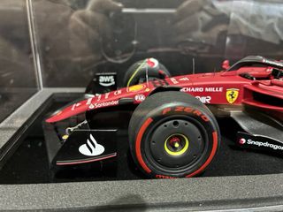 Looksmart Ferrari F1-75 Carlos Sainz 2022 1/18