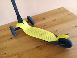 Patín Oxelo infantil 3 ruedas amarillo