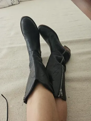 Botas de cuero negras tipo cowgirl ,de Italia