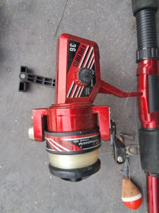 Lote pesca completo con caña Mitchell y accesorios