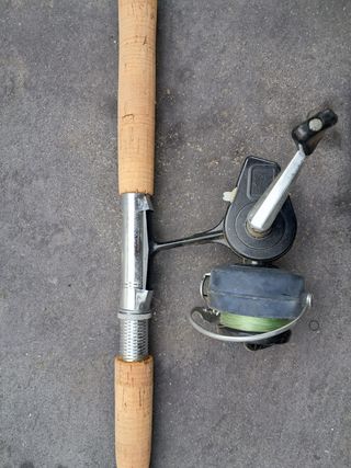 Lote pesca completo con caña Mitchell y accesorios