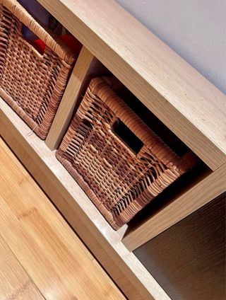 Mueble recibidor con cestas