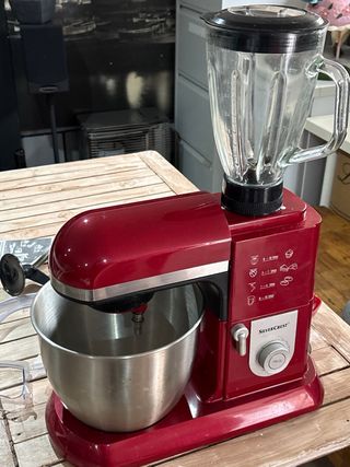 Amasadora Silvercrest Roja