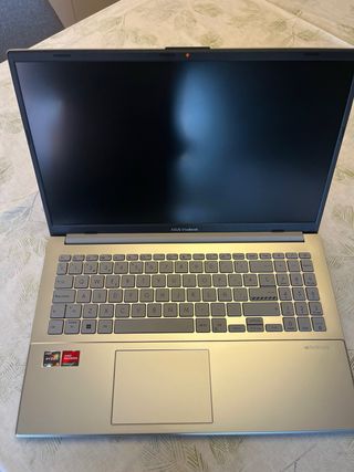 Asus Vivobook 15 GO - Plata