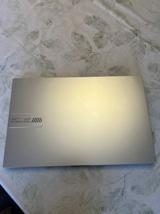 Asus Vivobook 15 GO - Plata