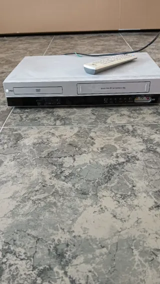 Reproductor DVD y VCR Hi-Fi Stereo