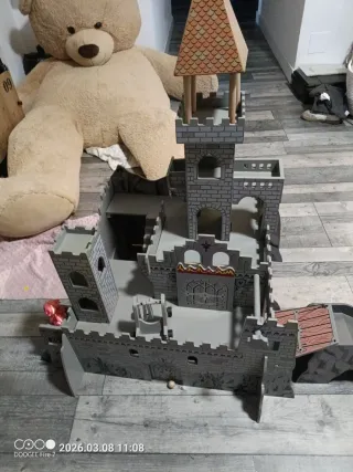 Castillo de juguete de madera