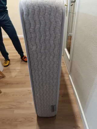 Colchón individual en buen estado