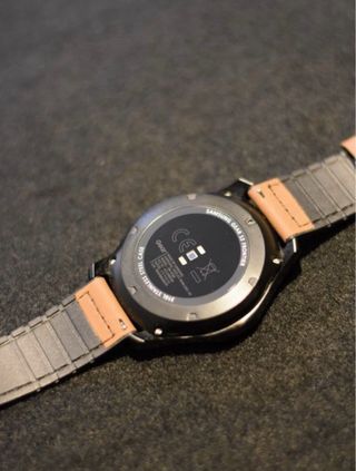 Samsung Gear S3 Frontier Smartwatch + **REGALO**