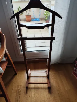 Galan de madera marrón