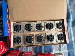 Enchufes y llaves de luz Legrand