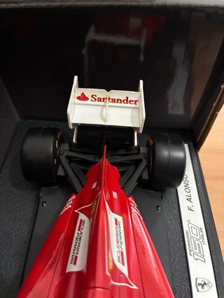 Ferrari 150° Italia Alonso 1/18 HotWheels