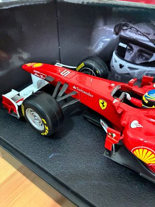 Ferrari 150° Italia Alonso 1/18 HotWheels
