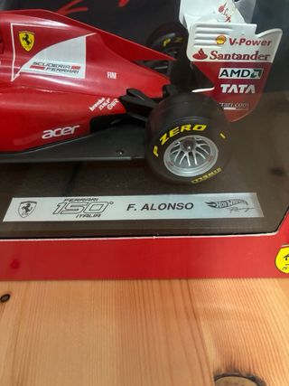 Ferrari 150° Italia Alonso 1/18 HotWheels