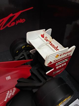 Ferrari 150° Italia Alonso 1/18 HotWheels