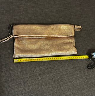 Bolso Clutch Gianni Chiarini Dorado