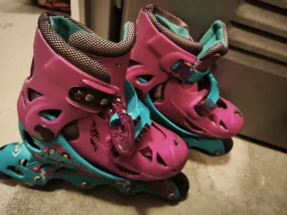 Patines en línea rosas y turquesa