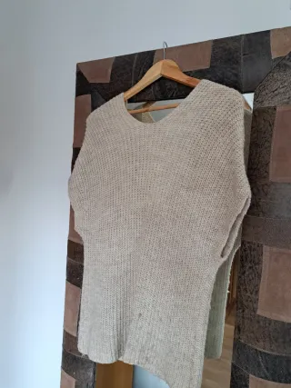 Chaleco de punto beige con cierre