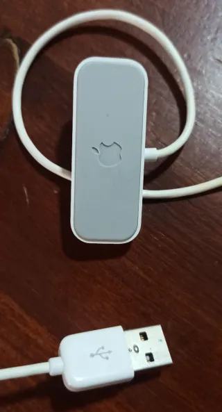 iPod Shuffle Plata y Blanco