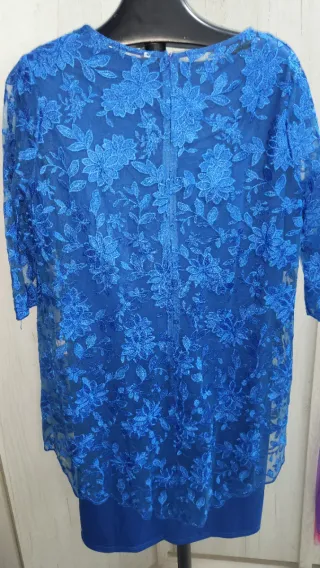 Vestido de fiesta azul encaje