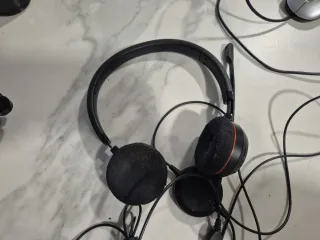 Lote tecnología: Auriculares y más