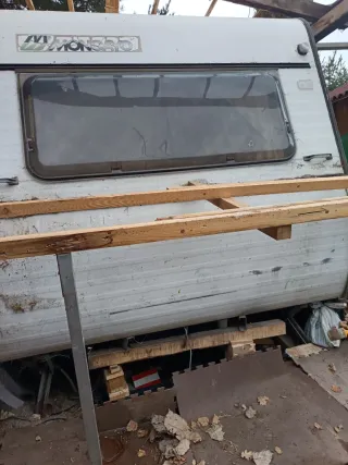 Avance de madera para caravana